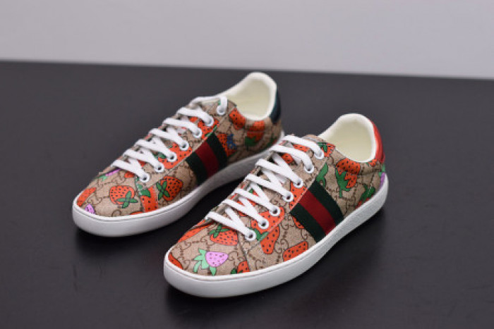 G*u*i ace embroidered low-top sneaker 431920 dopeo 9064