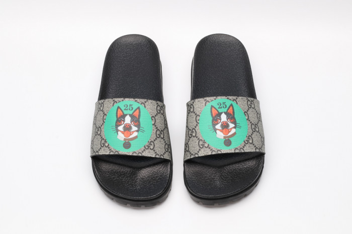 G*u*i slippers