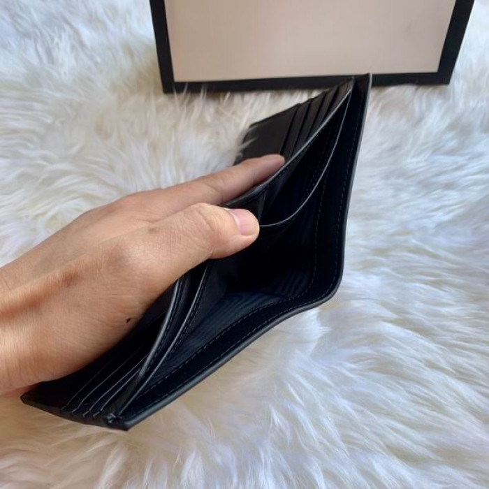 G*u*i wallet 451268 11*9