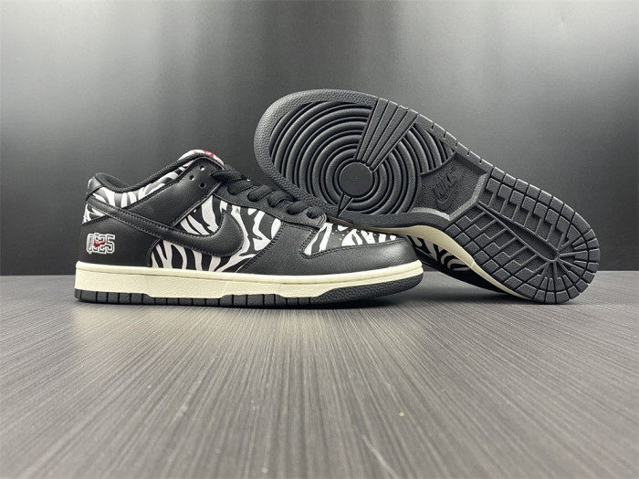 Quartersnacks x Dunk Low SB 