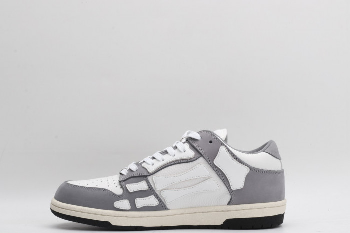 AR1M1 Low-Top Sneaker