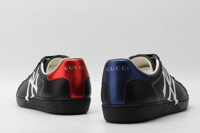 G*u*i low-top sneaker