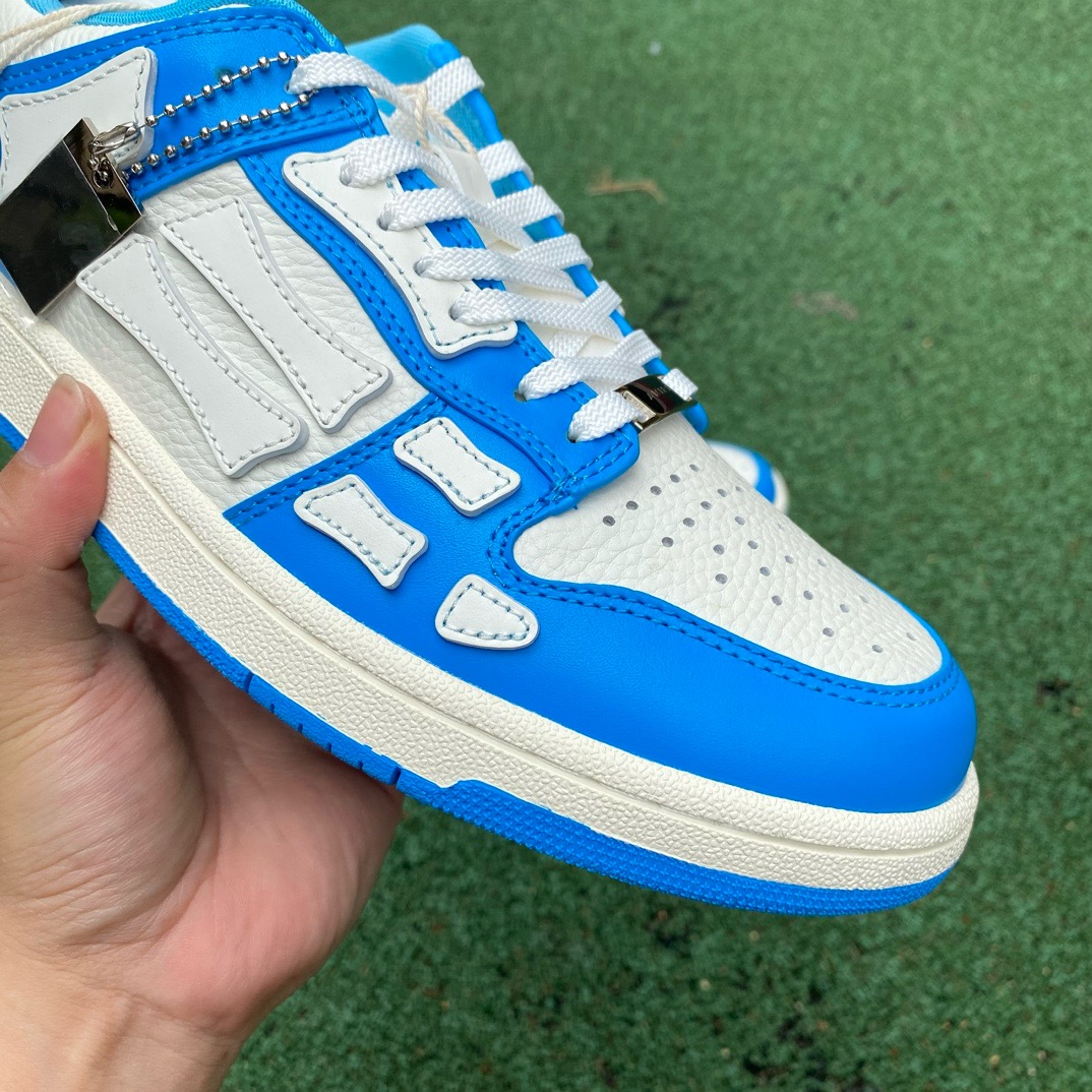 AR1M1 Low-Top Sneaker