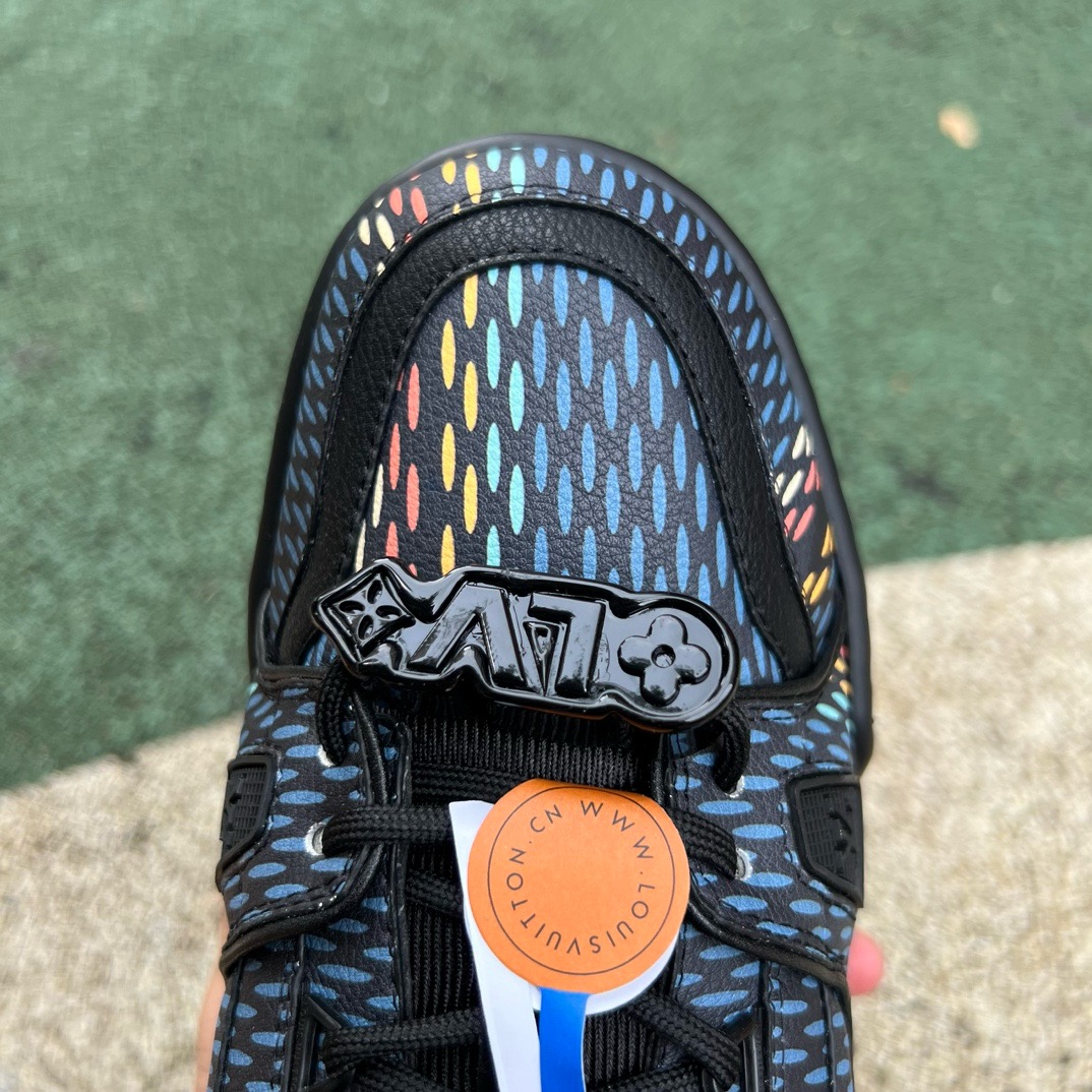LV TRAINER MAXI Black pattern