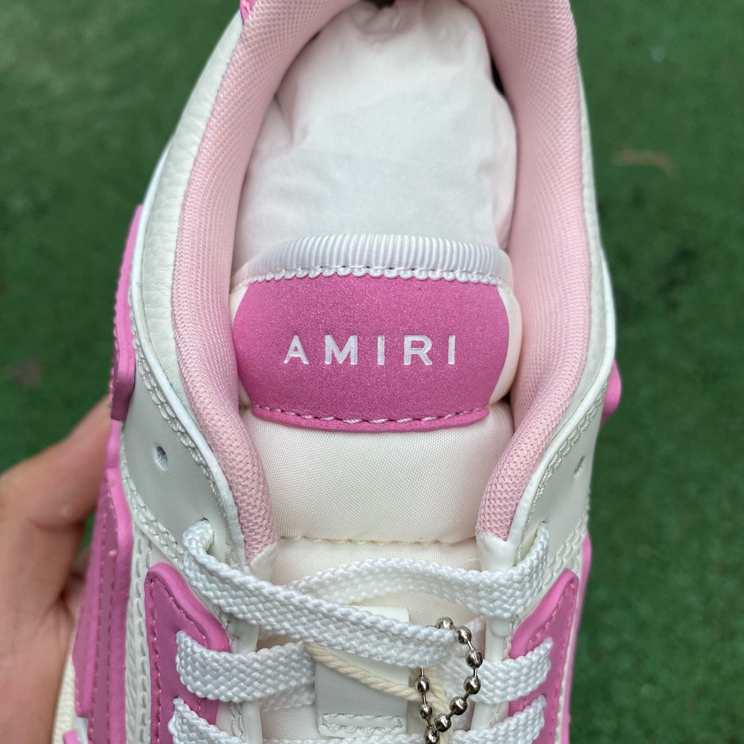 AR1M1 Low-Top Sneaker