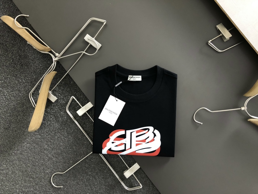 Ba*len*cia*ga t-shirts