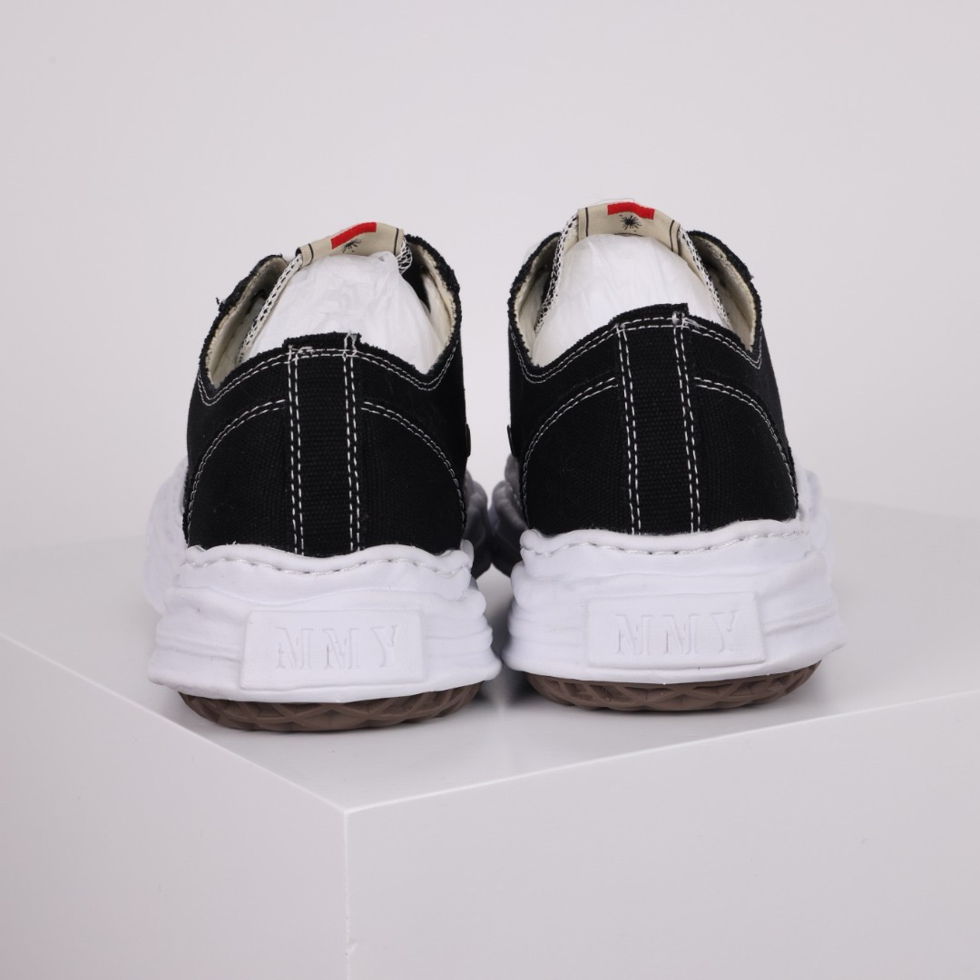 Ma*s*n mihara yasuhiro mmy sneaker