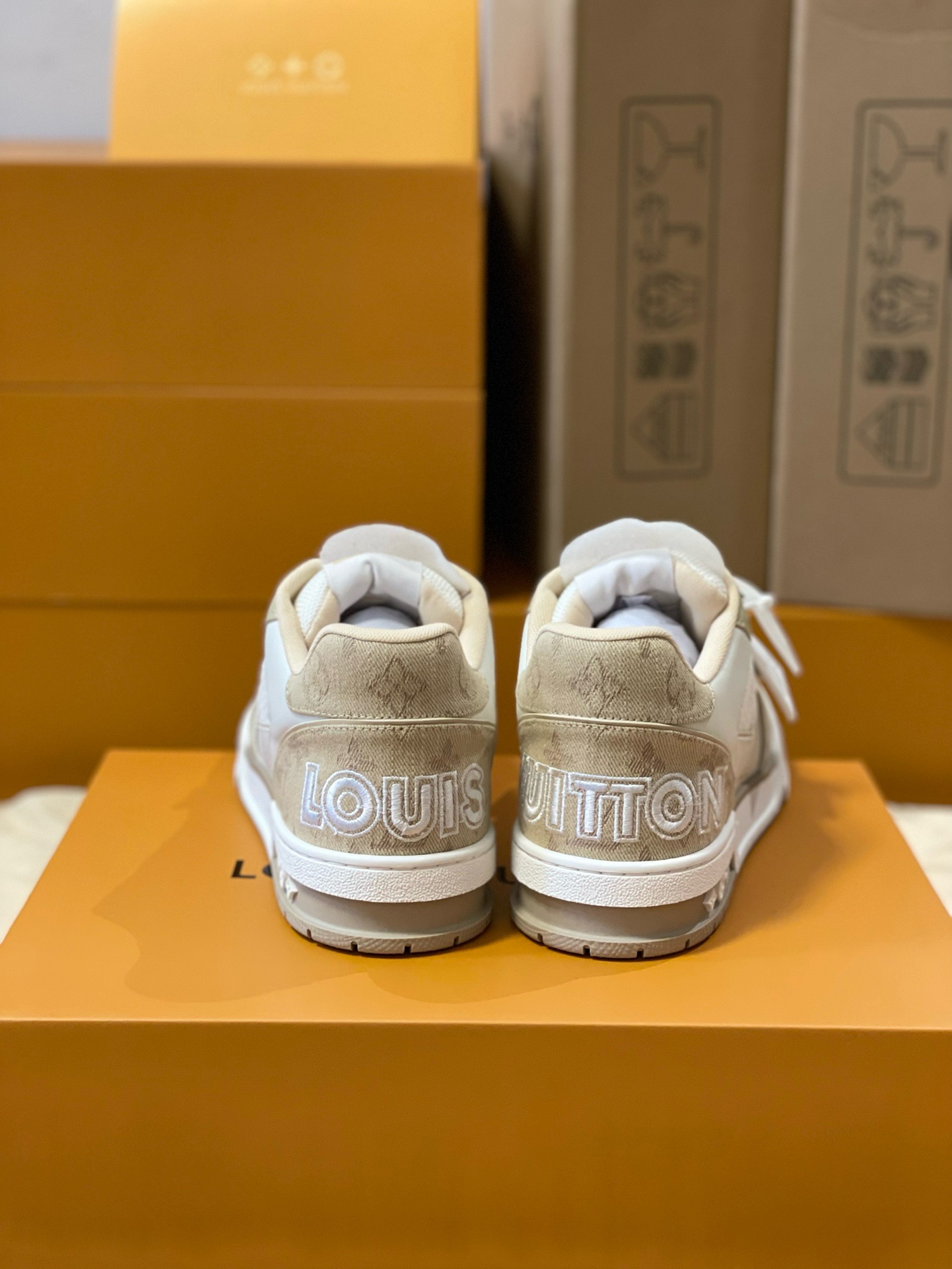 Loui Vuitto TRAINER SNEAKER