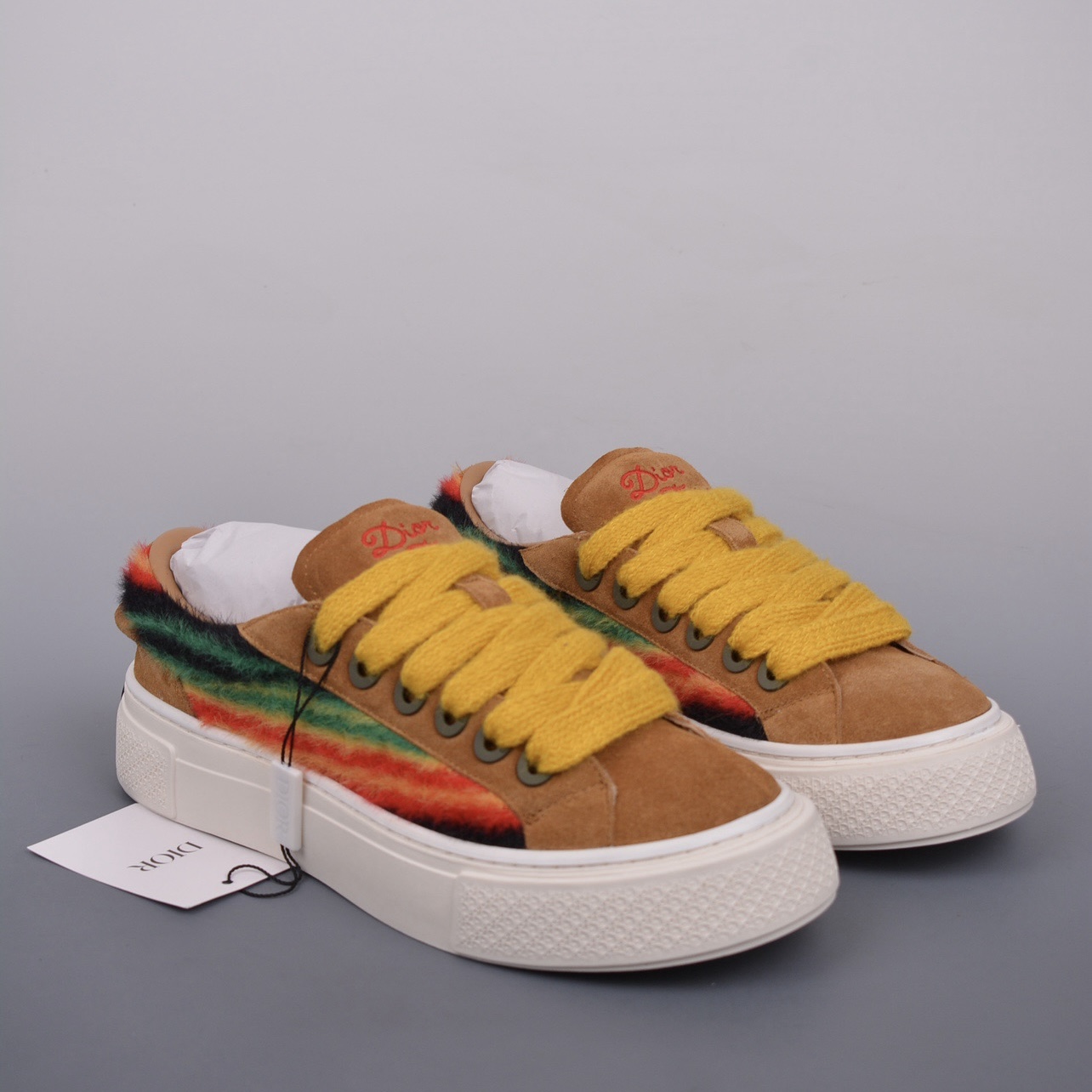 DR B33 SNEAKER