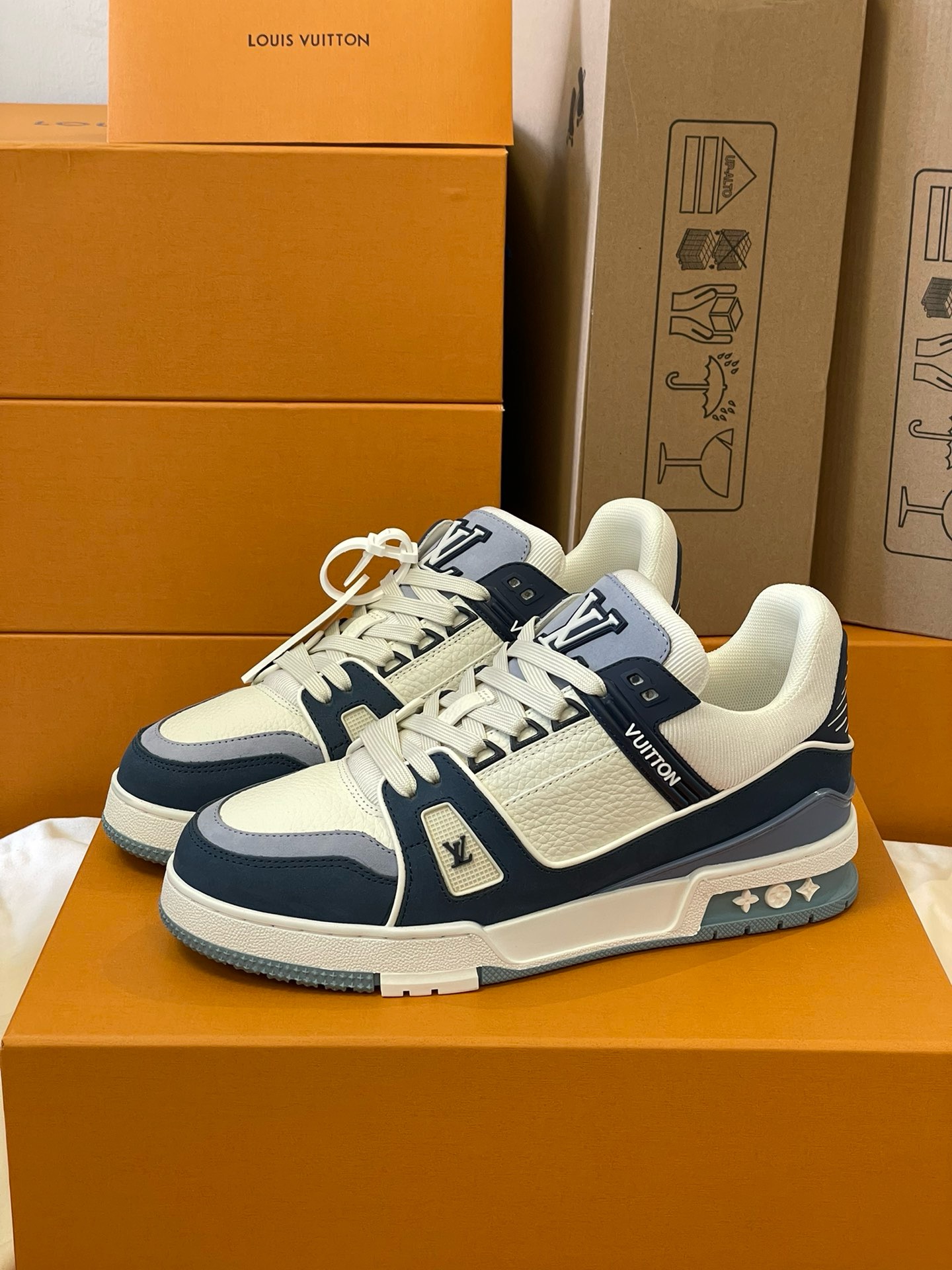 Loui Vuitto TRAINER SNEAKER