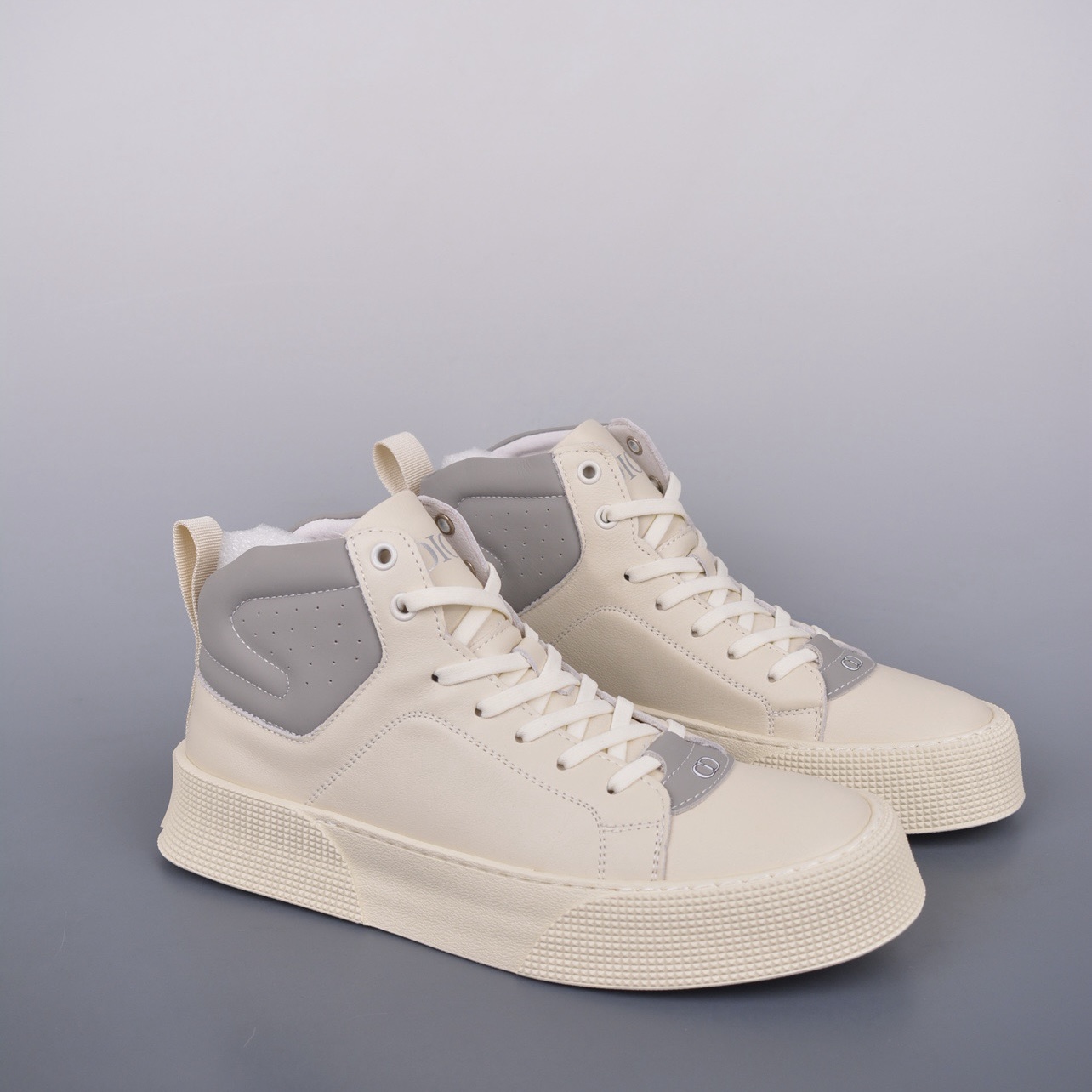DR B33 SNEAKER