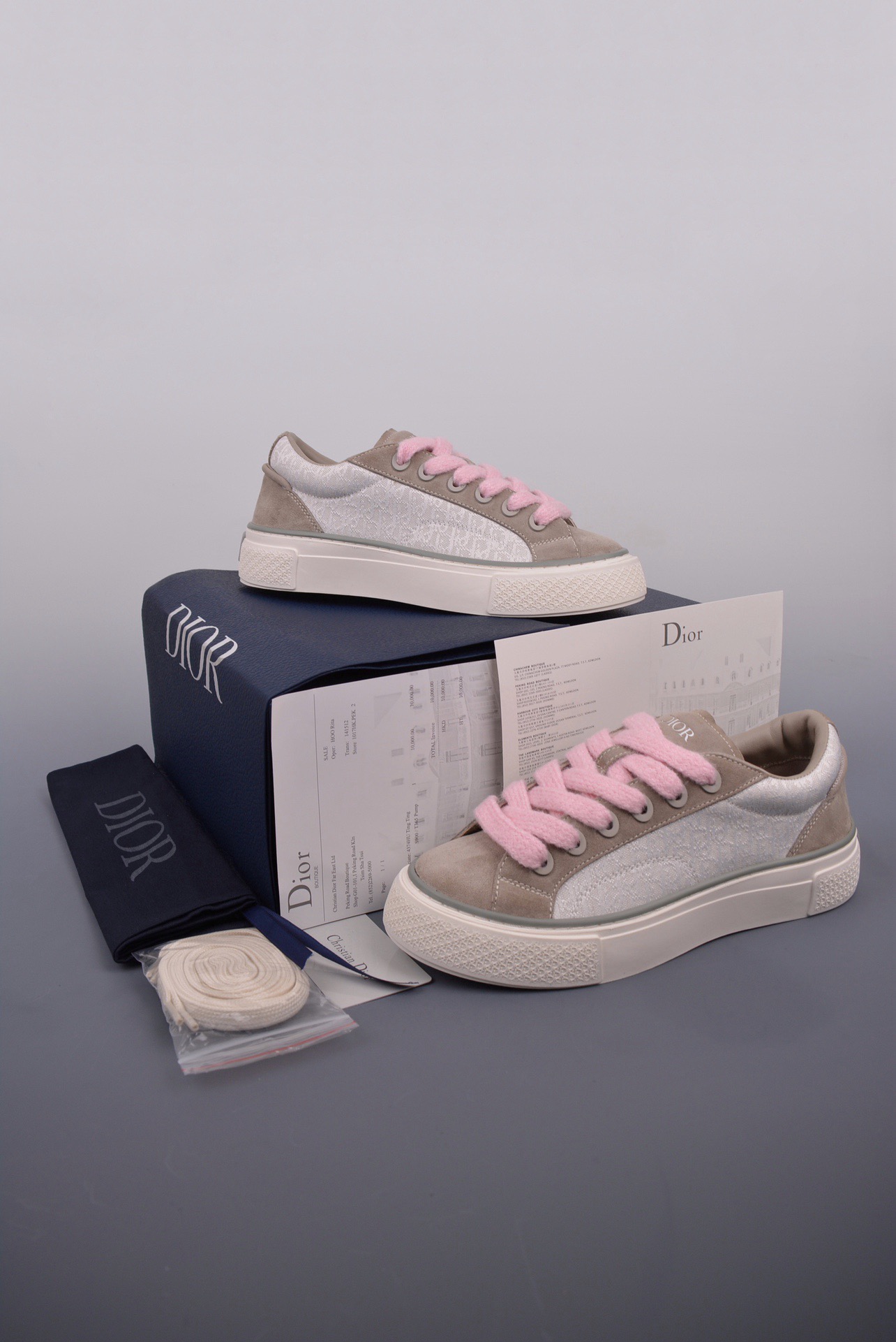 DR B33 SNEAKER